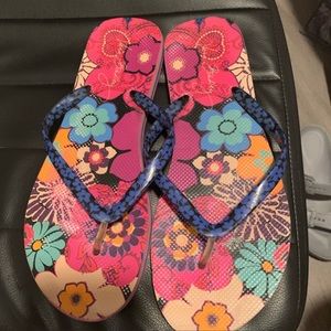 Vera Bradley size large flip flops